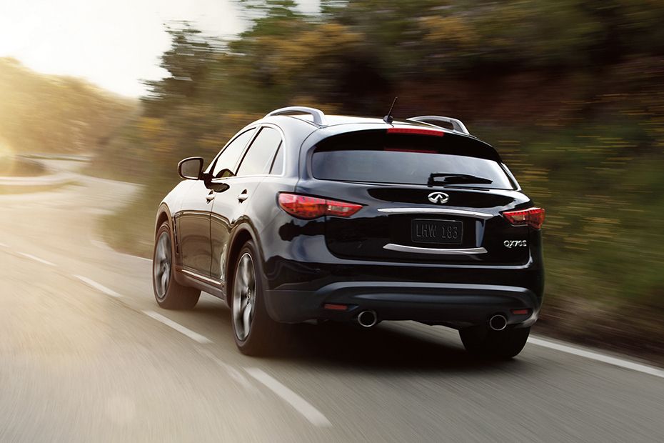 Rear Cross Side View of Infiniti QX70