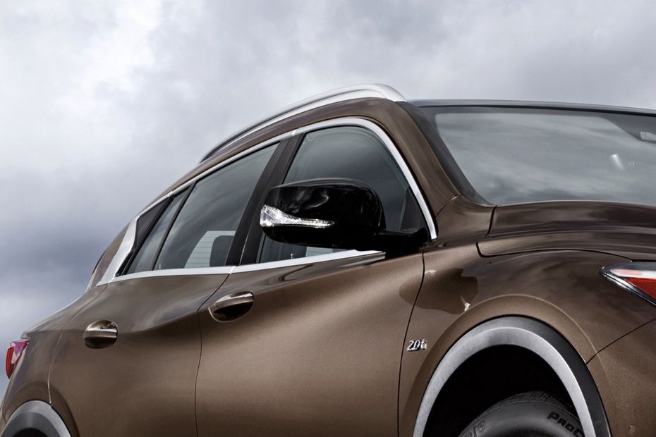 Infiniti QX30 Drivers Side Mirror Front Angle