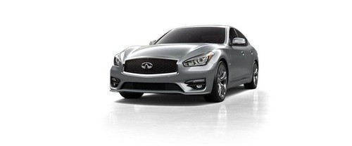 Q70 (2014-2021) Tilted Front View