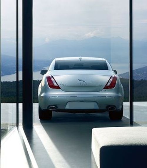 Full Rear View of Jaguar XJ Supersport LWB