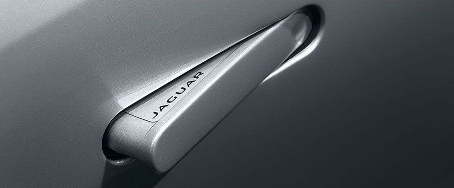 F-Type R AWD Convertible Door handle