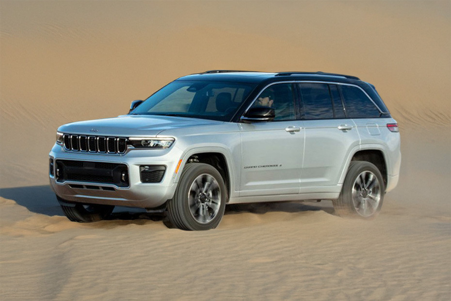 Rear Cross View of Jeep Grand Cherokee