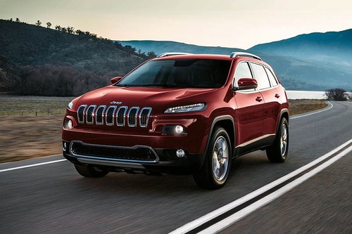 Cherokee (2022-2023) Front angle low view