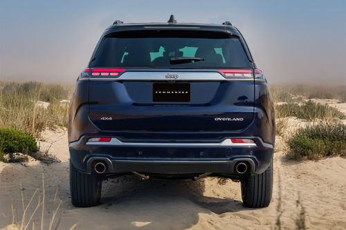 Full Rear View of Jeep Commander
