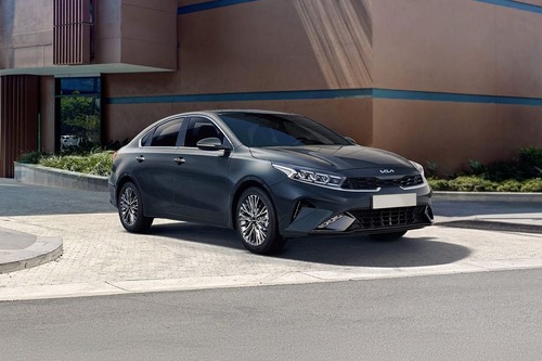 KIA Cerato Front Cross Side View