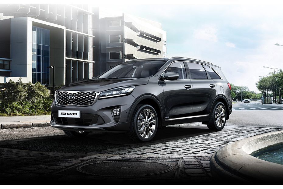 Sorento (2018-2023) Front angle low view