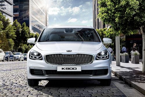 Full Front View of K900