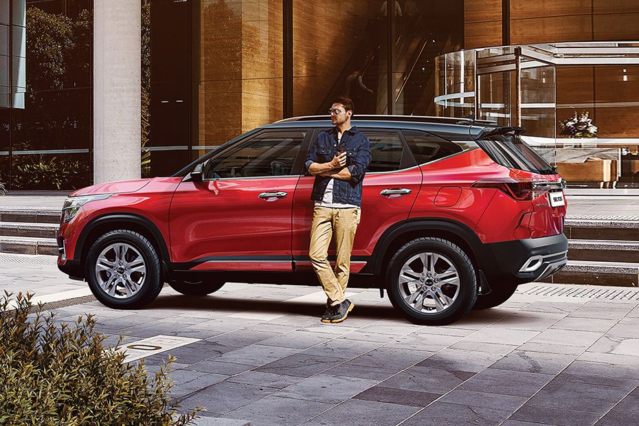 Seltos (2022-2023) Rear Low Angle View