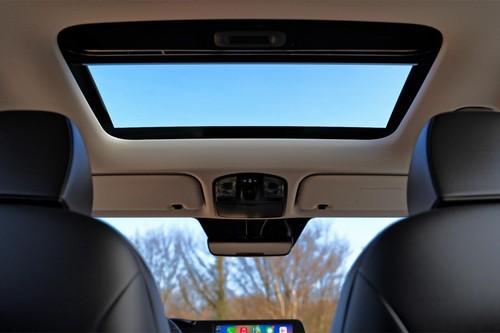 KIA Sonet Sunroof Moonroof