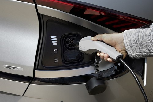Gas Cap Open of EV6