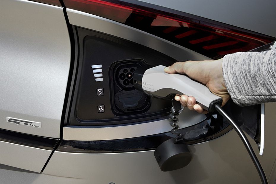 Gas Cap Open of EV6