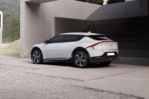 Rear Cross Side View of KIA EV6
