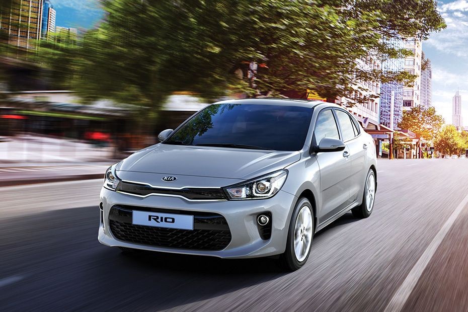 Rio 4-Door Front angle low view