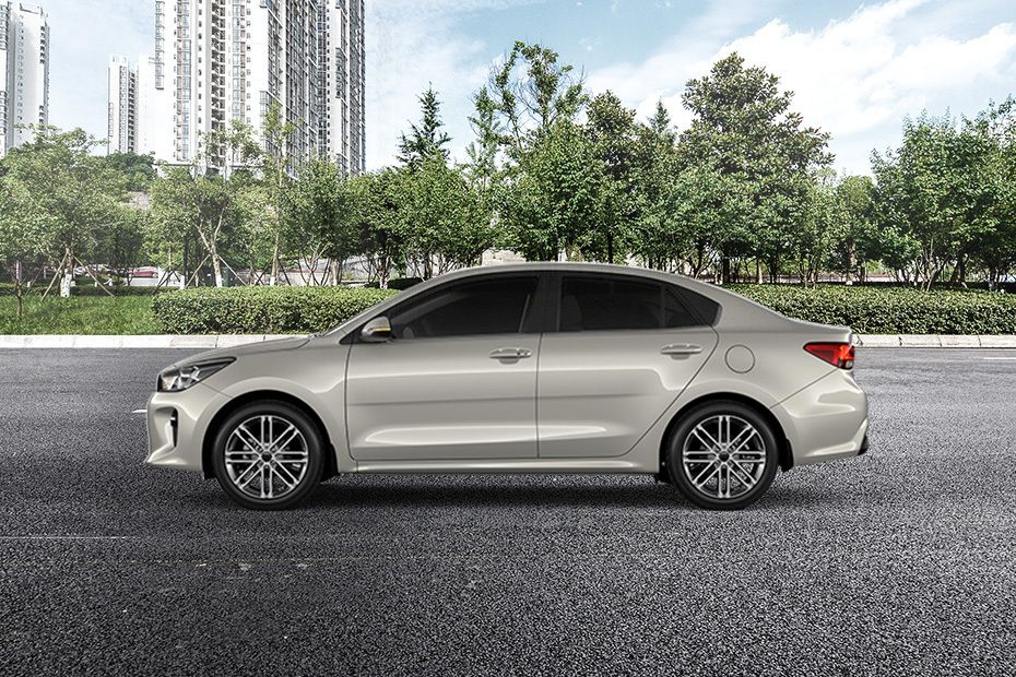 Rio 4-Door Side view