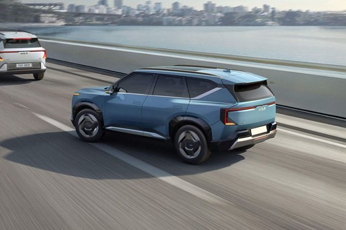 Rear Cross Side View of KIA EV5