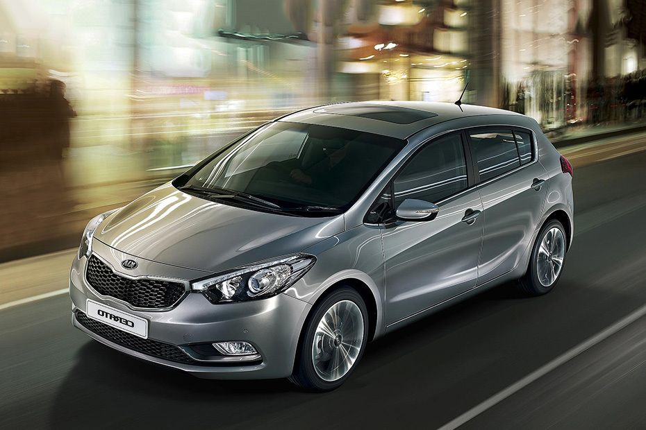 Cerato 5 Door Front angle low view