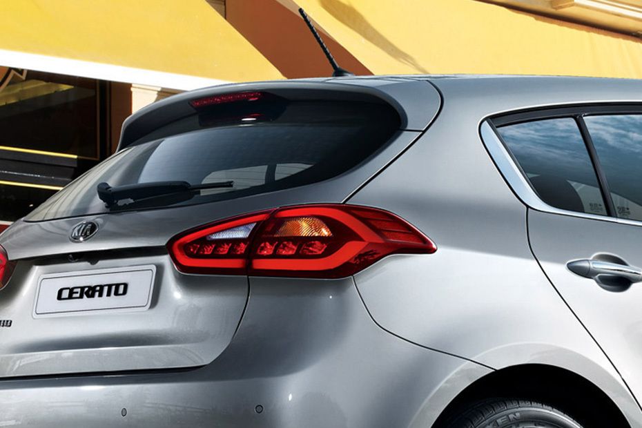 Cerato 5 Door Tail light