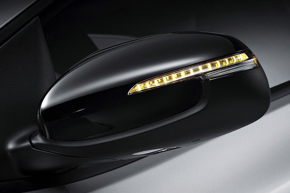 KIA Cerato koup Drivers Side Mirror Front Angle