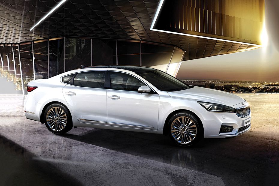 KIA Cadenza Front Cross Side View