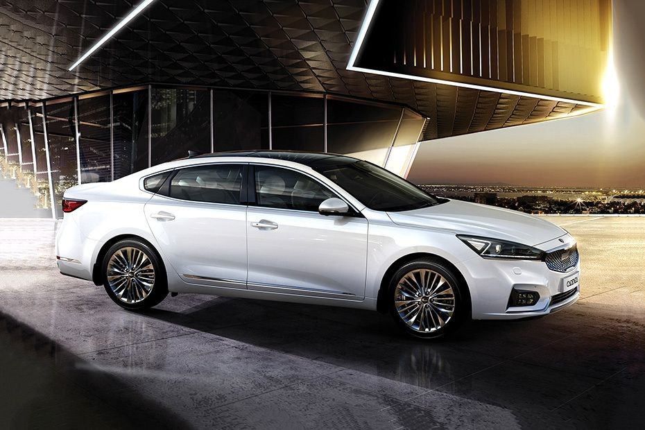 KIA Cadenza Front Cross Side View