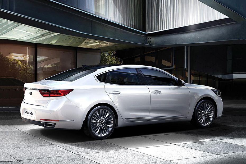 Cadenza Rear Medium Side View