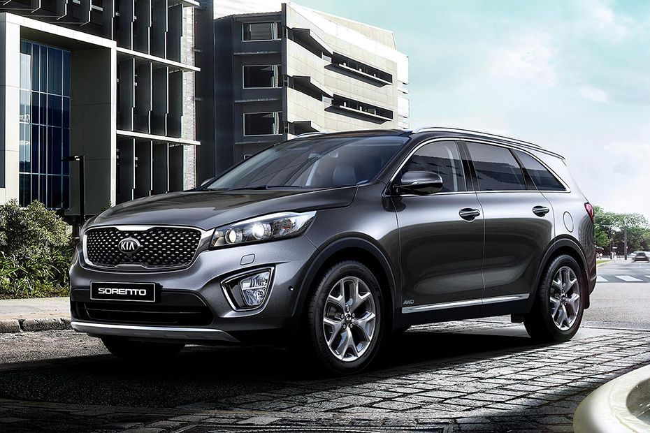 Sorento (2012-2018) Front angle low view
