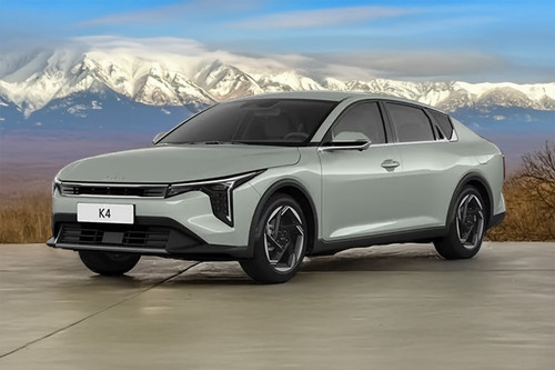 KIA K4 Front Side View