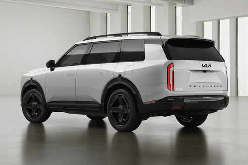 Rear Cross Side View of KIA Telluride Hybrid