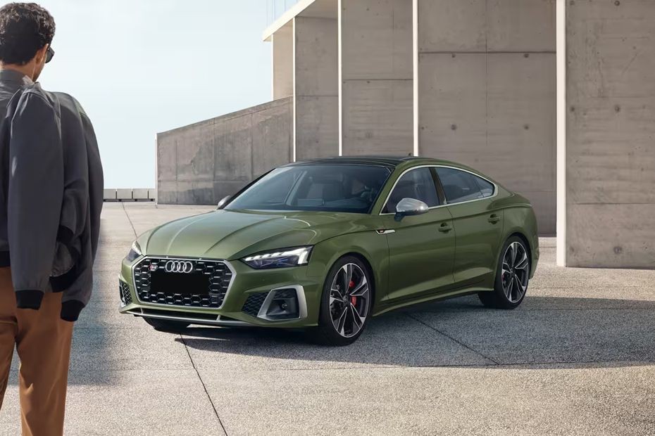 S5 Sportback Front angle low view