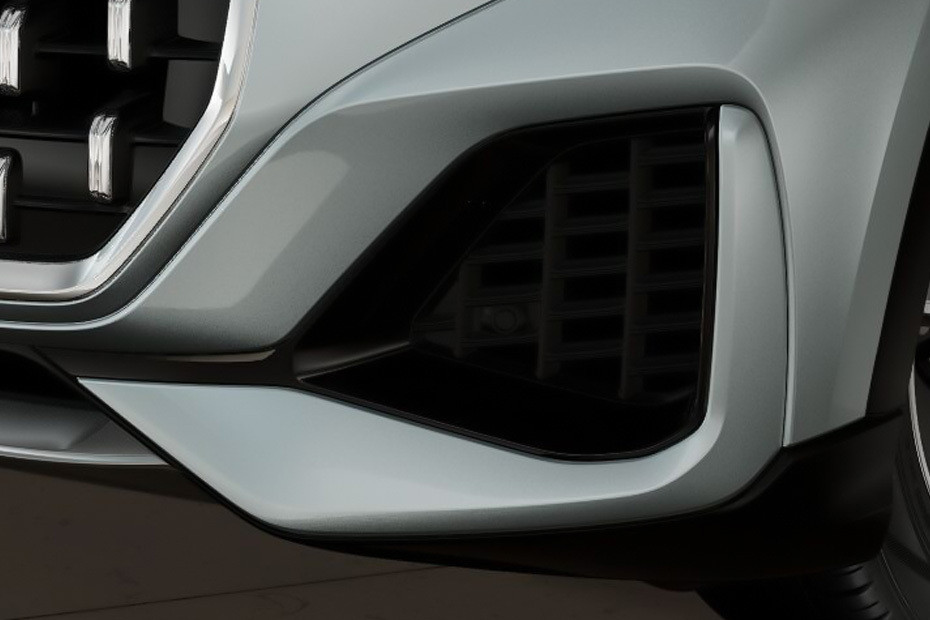 Q8 Front Fog Lamp
