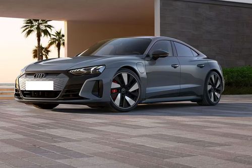Audi E-tron GT (2022-2023) Front Side View