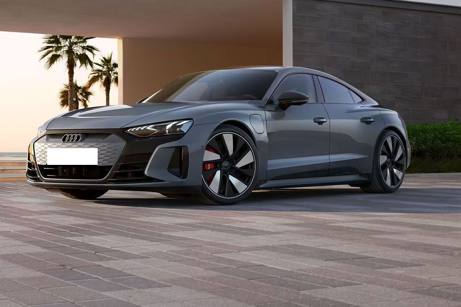 Audi E-tron GT (2022-2023) Front Side View