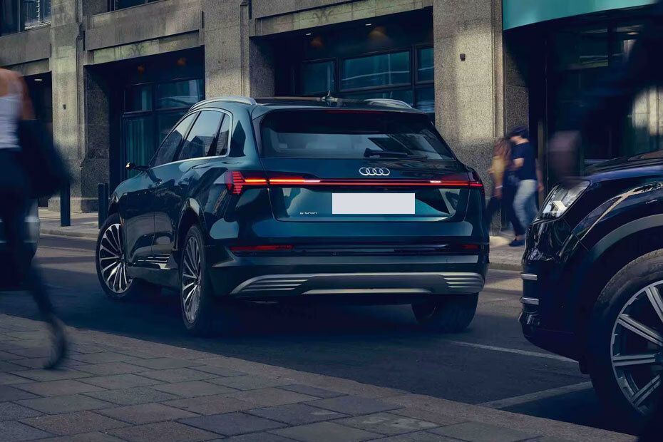 Rear Medium View of Audi E-tron