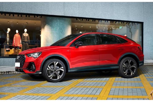 Audi Q3 Sportback 2023-2025 Front Side View