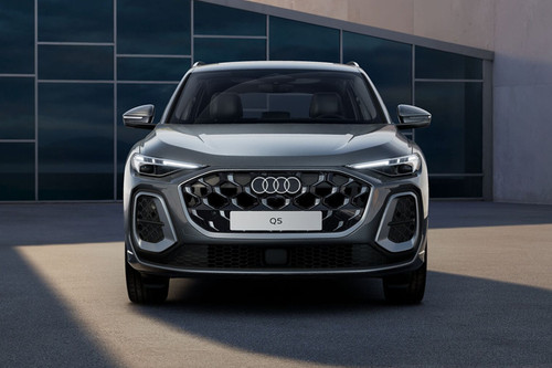 Full Front View of Q5