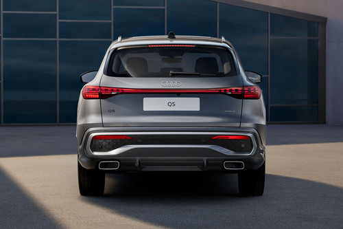 Full Rear View of Audi Q5