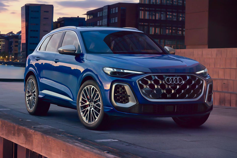 Audi SQ5 Front Medium View