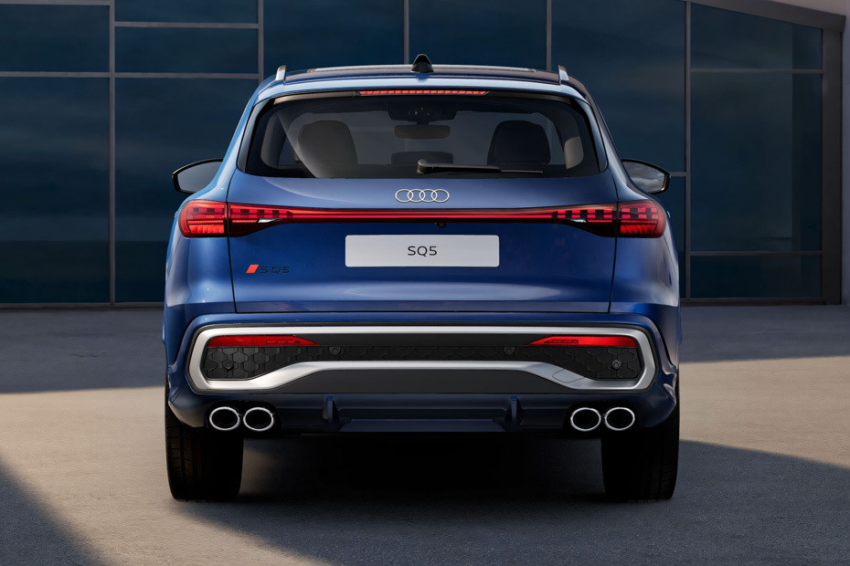 Full Rear View of Audi SQ5