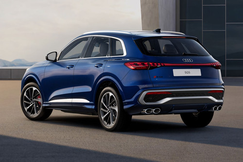 Rear Cross Side View of Audi SQ5