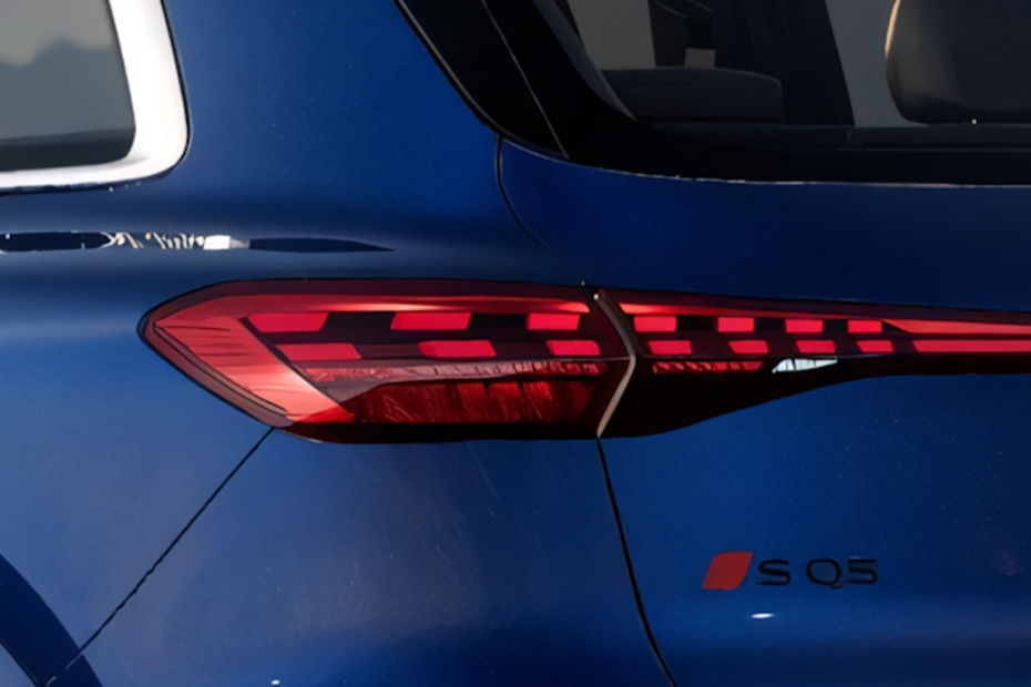 SQ5 Tail light