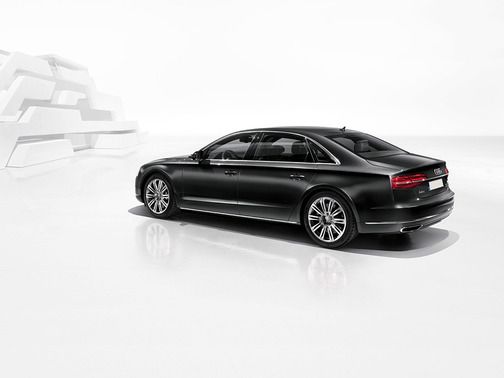 A8 L (2022-2023) Side view