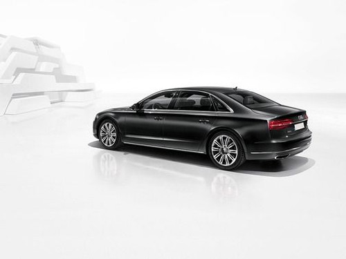 A8 L (2022-2023) Side view