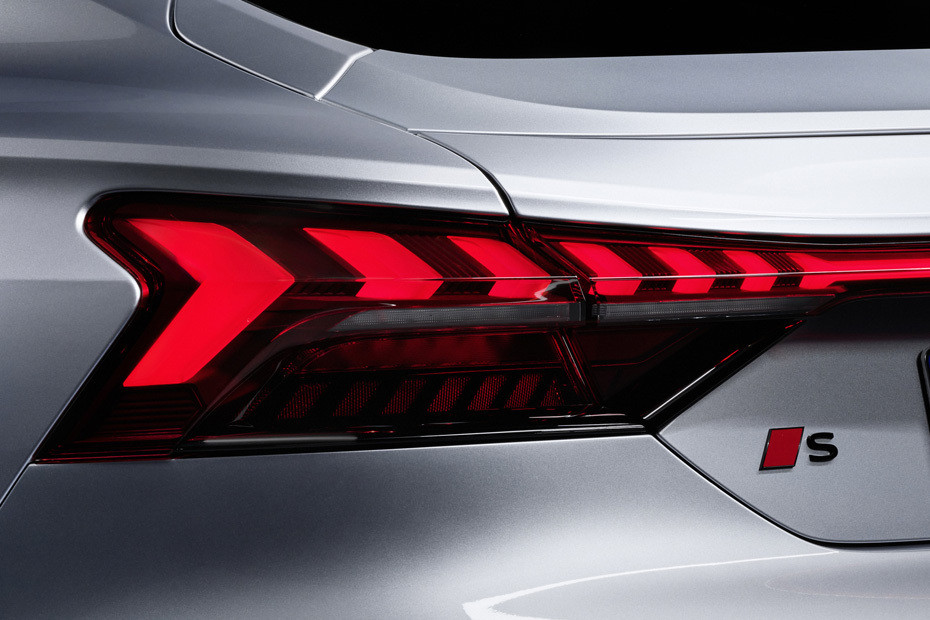 S E-Tron GT Tail light
