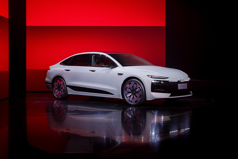 Audi A6L e-tron Front Cross Side View