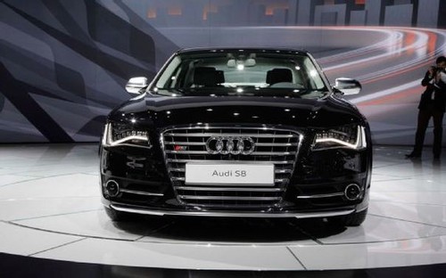 Full Front View of S8 (2012-2022)