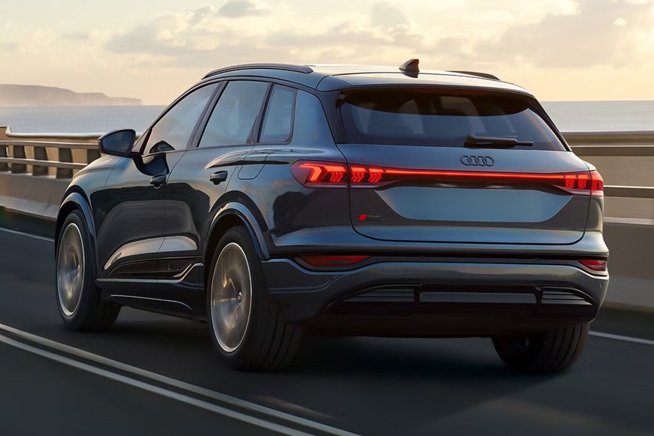 Rear Cross Side View of Audi Q6 Sportback e-tron