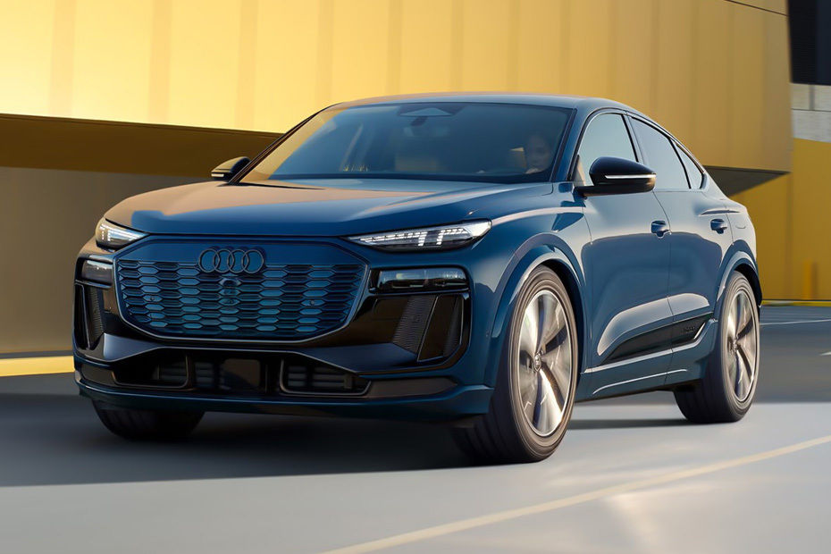 SQ6 Sportback e-tron Front angle low view