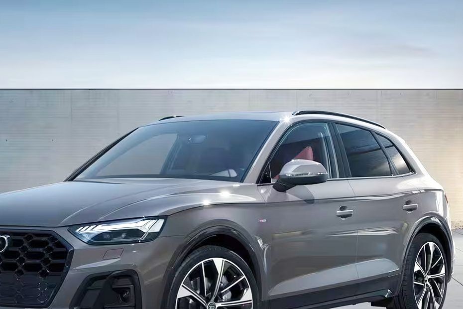 Audi Q5 (2023-2024) Drivers Side Mirror Front Angle