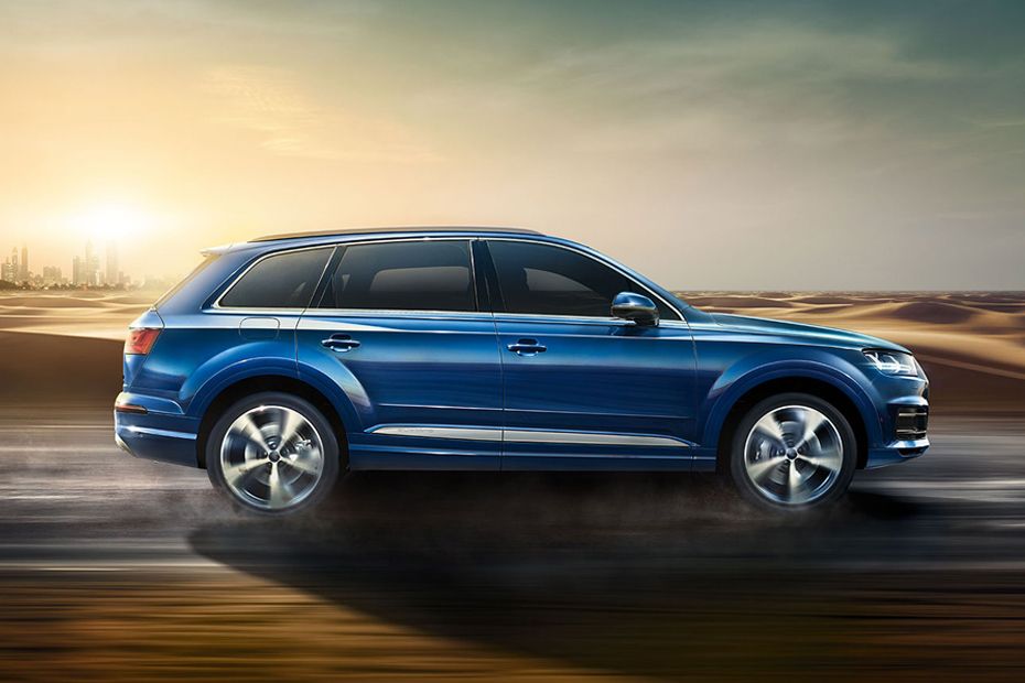 Audi Q7 (2022-2023) Drivers Sideview