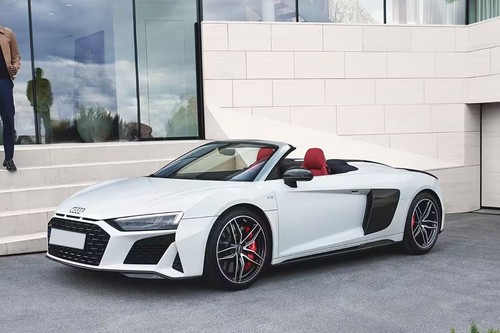 Audi R8 Spyder Front Side View